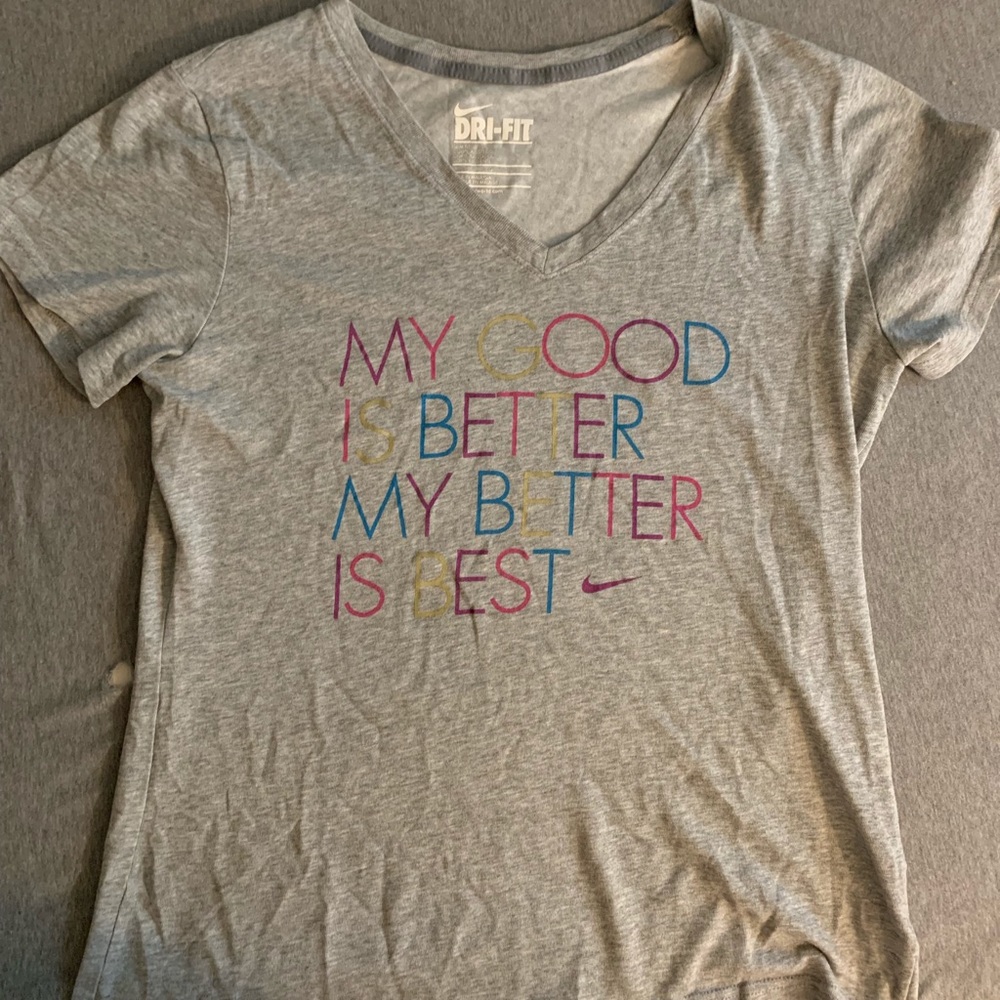 Nike V-Cut Women’s Gray Shirt